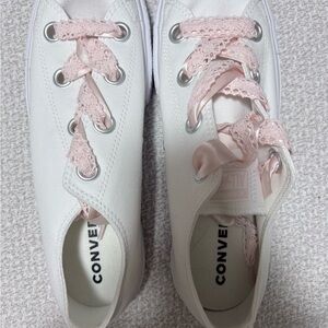 Converse Chuck Taylor All Star Lift Platform Pink Crochet Laces